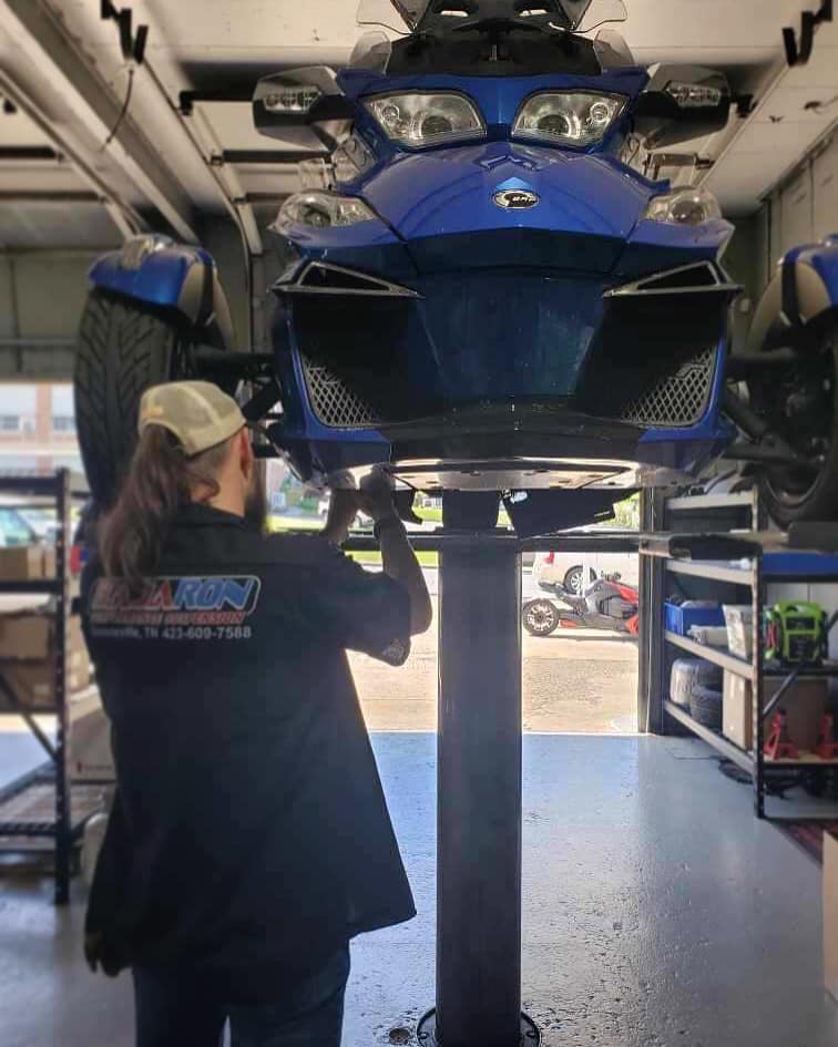 Optimal Oil Change Method for Can-Am Spyder and Ryker.